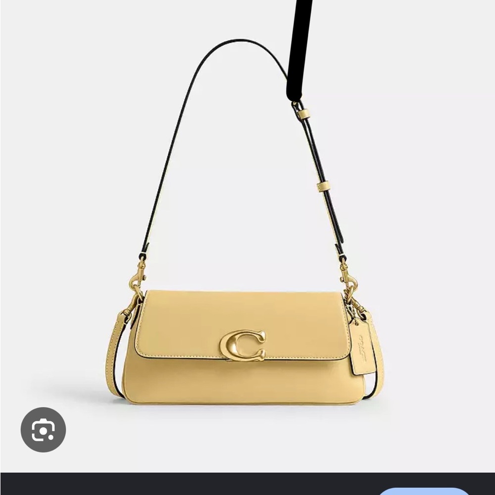 Elegant Yellow Shoulder Bag with Gold 'C' Accent